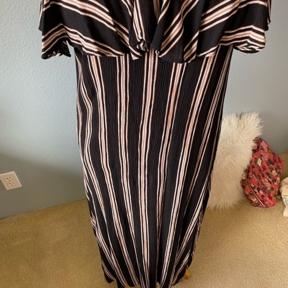 Dress - Picture 4 of 7